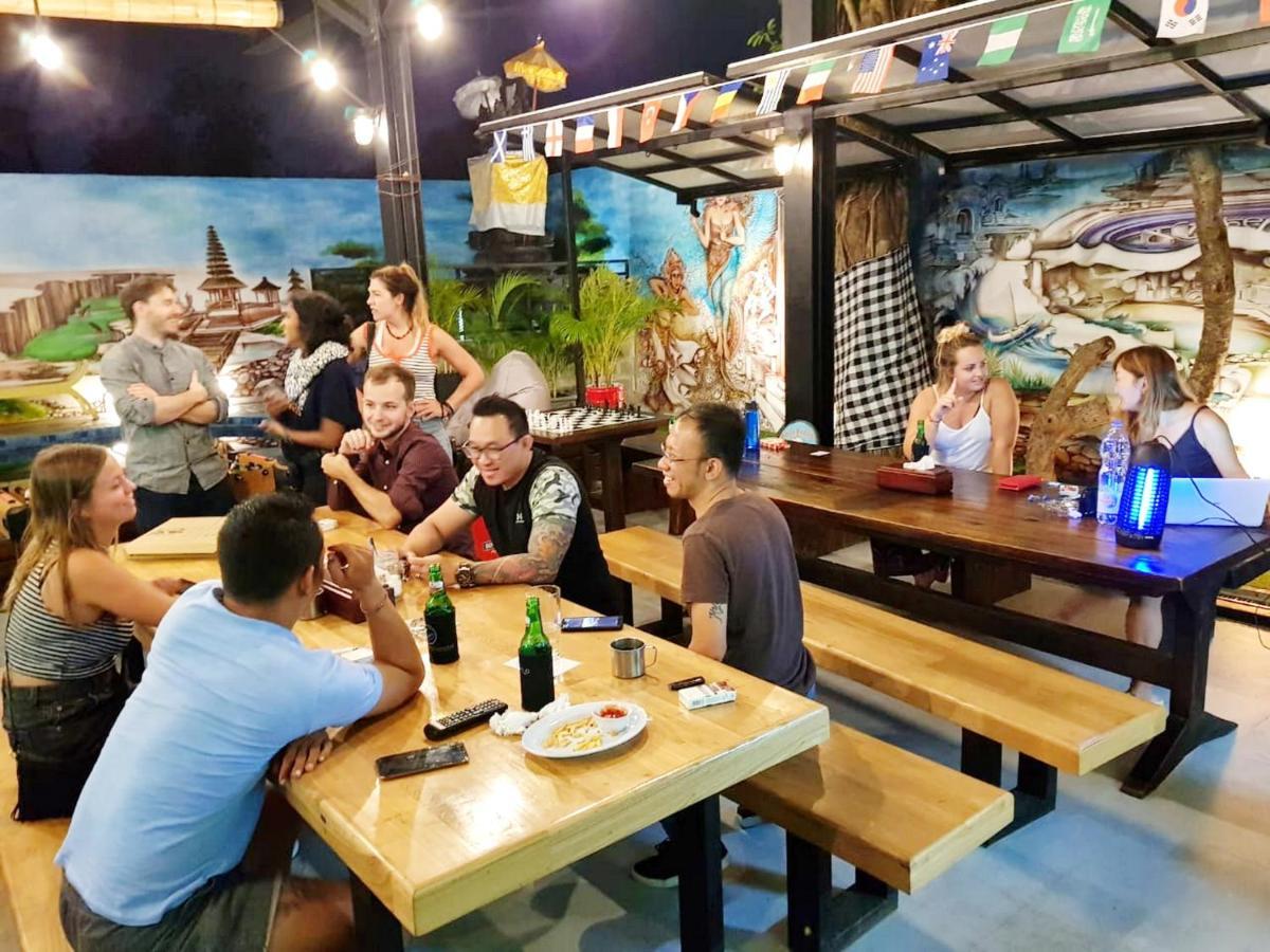 D'Gobers Hostel Seminyak By Gumilang Hospitality Exteriör bild